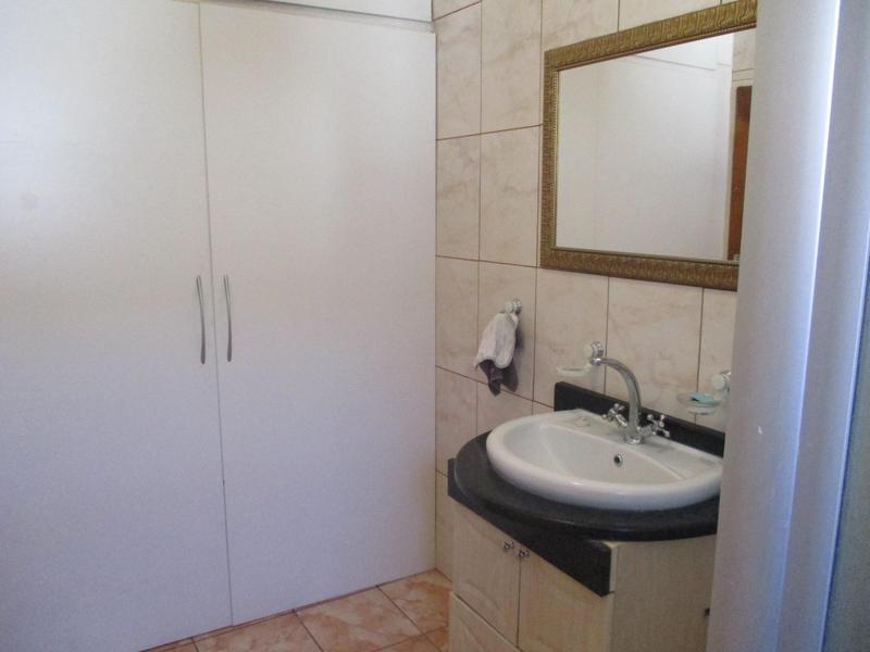 4 Bedroom Property for Sale in Hospitaalpark Free State